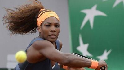 Serena Williams is through to the fourth round at the French Open.