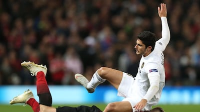 Manchester United defender Luke Shaw in action against Valencia's Goncalo Guede. Nigel Roddis / EPA