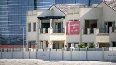 Bloom Gardens villas: Q2 no change. 3BR: Dh160-190,000. 4BR: Dh280-285,000. 5BR: Dh325-360,000. Q2 2013-Q2 2014 n/a. Silvia Razgova / The National