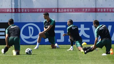 Portugal's Cristiano Ronaldo and Ricardo Quaresma during training in Kratovo, Moscow on June 17, 2018. Francisco Leong / AFP