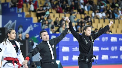 Nathiely de Jesus defeats Thamara Ferreira