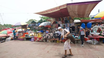 In the old days, the mashakwala would fetch water from the wells, carry it in their goatskin leather bags, and roam the labyrinthine alleyways of Old Delhi. They were saviours, particularly for travellers and commuters, on hot summer days