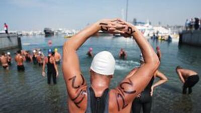 The 15km open water men's race drew a field of 16 and the women's event had a field of 19. And both races provided exciting finishes with the leading group making a dash to the finish at Abu Dhabi Marina.