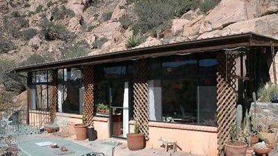 Read ´N´ Enjoy is the UAE´s first online book rental service that provides free door-to-door delivery and pickup.