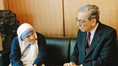 Secretary-General Boutros Boutros Ghali (right) meets with Mother Teresa.