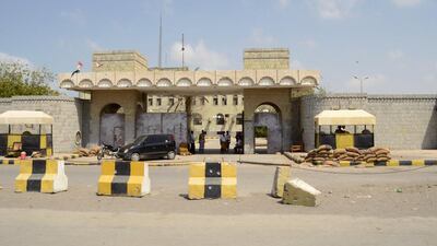 The intelligence building compound in the western city of Hodeidah, which was attacked by suspected Al Qaeda militants on October 16, 2015. Stringer/Reuters