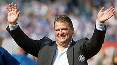 Pagelsdorf has been assured by the Al Nasr chairman that his job is safe.