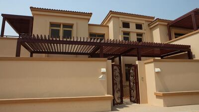Golf Gardens villas: Q2-Q3 2015 no change. Q3 2014-Q3 2015 up 3%. 3BR - Dh220,000-Dh230,000. 4BR - Dh240,000-Dh280,000. 5BR - Dh300,000-Dh350,000. Galen Clarke / The National