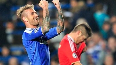Chelsea's Raul Meireles celebrates scoring against Benfica.