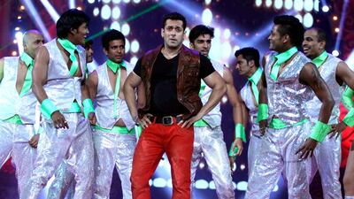 Salman Khan performs during the BIG STAR Entertainment Awards 2014 in Mumbai on December 18, 2014. AFP photo