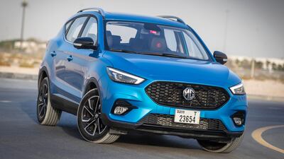 The ZST has a 3-cylinder turbo engine with outputs of 160hp and 230Nm