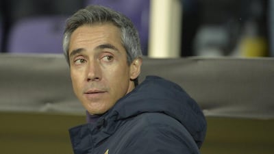 Paulo Sousa, Fiorentina’s coach from Portugal, looks on before the Uefa Europa League football match Fiorentina vs Tottenham on February 18, 2016 at Florence’s Stadio Artemio Franchi. AFP PHOTO / ANDREAS SOLARO
