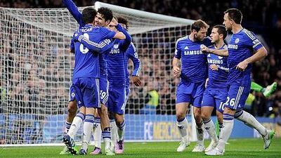 Chelsea's Diego Costa, second from left, celebrates with teammates after his goal against Newcastle at Stamford Bridge in London, Britain, on January 10, 2015. EPA/FACUNDO ARRIZABALAGA