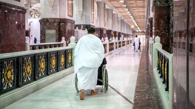 The first group of Muslims, allowed in the mosque compound by appointment, arrive at the Grand Mosque to perform Umrah. Courtesy General Presidency for the Affairs of the Grand Mosque and the Prophet's Mosque