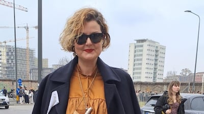 Mixing orange and dark blue