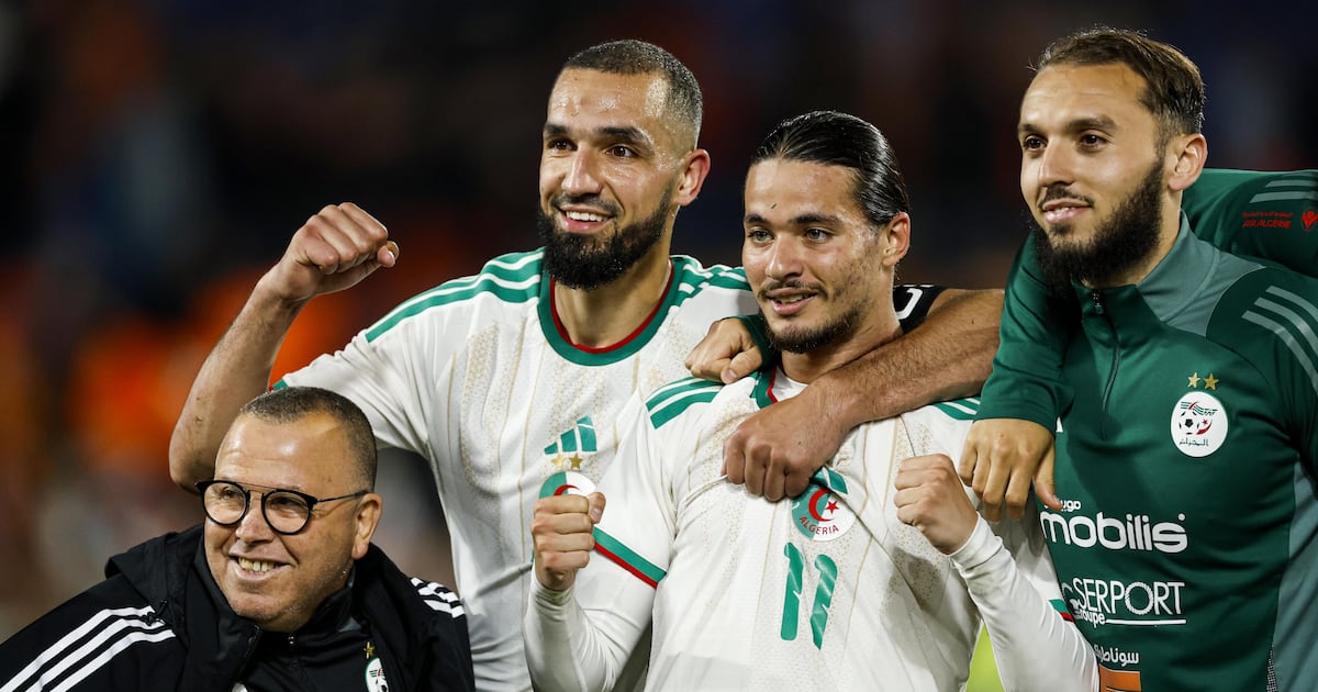 Algeria stun Netherlands in blow to Ronald Koeman's World Cup plans