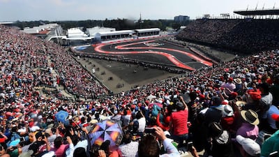 Daniel Ricciardo of Australia and Infiniti Red Bull Racing drives ahead of Valtteri Bottas of Finland and Williams, Max Verstappen of Netherlands and Scuderia Toro Rosso, Felipe Massa of Brazil and Williams and Sergio Perez of Mexico and Force India during the Formula One Grand Prix of Mexico at Autodromo Hermanos Rodriguez on November 1, 2015 in Mexico City, Mexico. Lars Baron/Getty Images/AFP