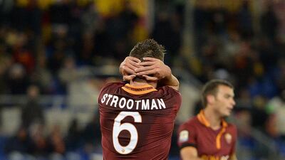 Kevin Strootman and Roma failed to retake top spot in Serie A on Monday after Juventus leapfrogged them on Sunday. Andreas Solaro / AFP
