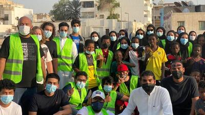 'Live To Give' volunteers take part in food distribution around Jeddah neighbourhoods.