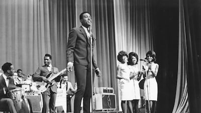 R&B singer Marvin Gaye performs at the Apollo Theatre with female R&B vocal group 'Martha and The Vandellas' in 1962 in New York City. (Photo by Michael Ochs Archives/Getty Images)