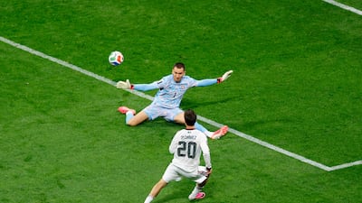 Mexico's defender Mateo Chavez scores his team's first goal past Czech Republic's goalkeeper Matej Kovar. AFP
