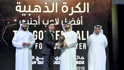 2b - Sharjah playmaker Igor Coronado receives his award for best foreign player. He was also included in the AGL team of the season.