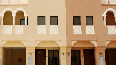 Hydra Village villas: Q2 up 4%. 2BR: Dh80-85,000. 3BR: Dh90-95,000. Q2 2013-Q2 2014 n/a. Asmaa Al Hameli / The National