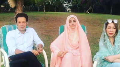 Farhat Shahzadi, right, with Imran Khan and his wife Bushra Bibi Khan. Photo: @f.khan211 via Instagram