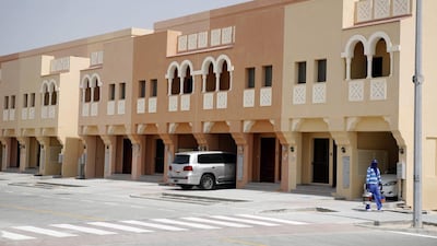 Hydra Village villas: Q2-Q3 2015 no change. Q3 2014-Q3 2015 up 9%. 2BR - Dh80,000-Dh85,000. 3BR - Dh90,000-Dh115,000. Asmaa Al Hameli / The National