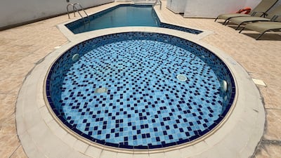 There are a wide variety of facilities for residents, including a swimming pool
