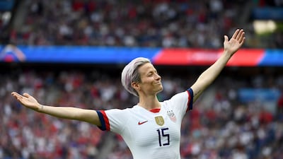 United States' forward Megan Rapinoe celebrates scoring her team's first goal during the France 2019 Women's World Cup quarter-final football match between France and United States, on June 28, 2019, at the Parc des Princes stadium in Paris. AFP / FRANCK FIFE