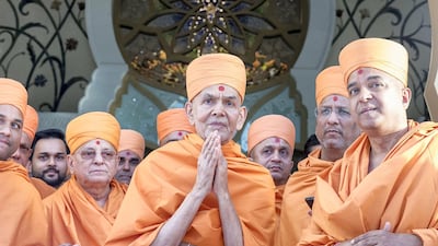 Mahant Swami Maharaj departs from the Grand Mosque.