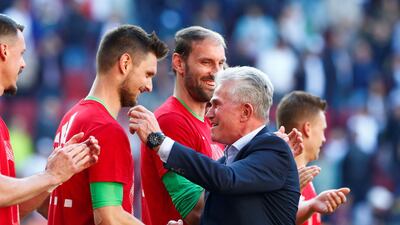 Bayern Munich coach Jupp Heynckes shakes hands with Sven Ulreich as they celebrate winning the league on April 7, 2018. Michaela Rehle / Reuters