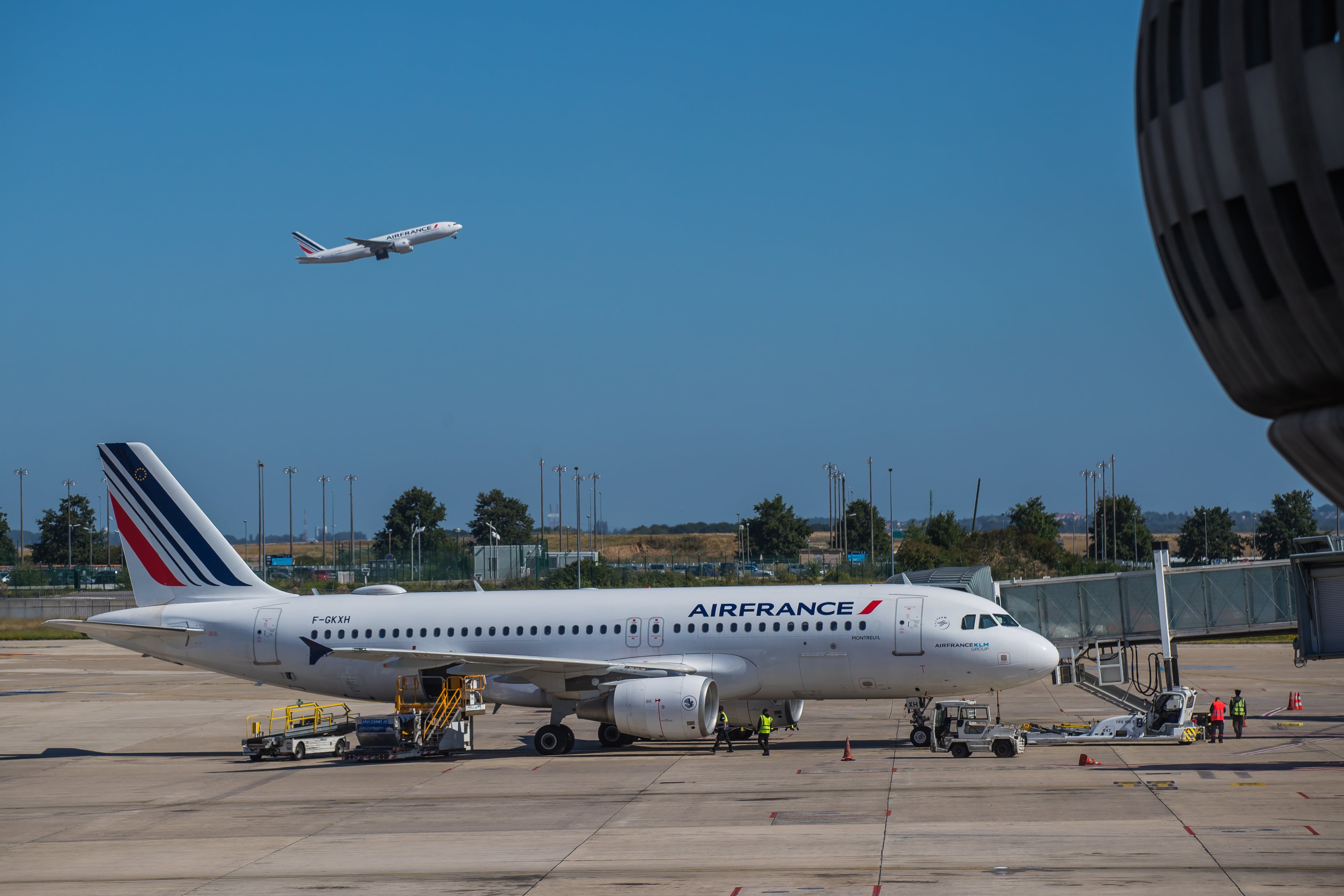 Image linked from the original feed: Airlines suspend Middle East flights to Dubai, Riyadh and Beirut amid renewed US-Iran conflict