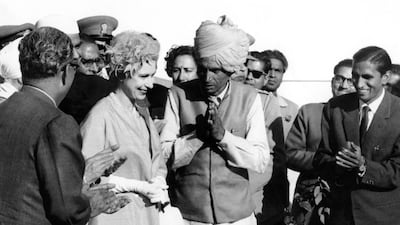Queen Elizabeth II on a visit to a community development project at Bakrota, on January 22, 1961 near Jaipur, during her visit to India. AFP