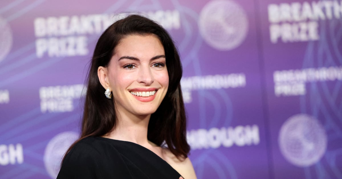 “إن شاء الله” آن هاثاواي واسعة الانتشار والمعنى الكامن وراء الكلمات العربية الأخرى التي يساء فهمها بشكل شائع | الوطنية