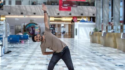 Famish warms up before he starts to exercise.