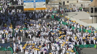 Pilgrims arrive on the plains of Mount Arafat. EPA