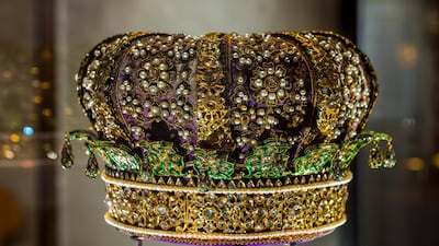 Enamelled gold and jewel encrusted crown presented by the Taluqdars of Awad to the Prince of Wales in 1876. Splendours of the Subcontinent: A Prince's Tour of India 1875-6. Courtesy Royal Collection Trust © Her Majesty Queen Elizabeth II 2017