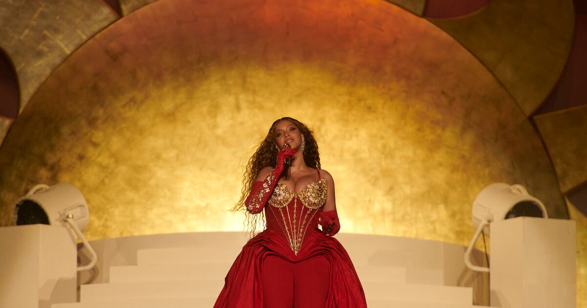 The five stages of emotion for a Beyonce super-fan watching her private ...