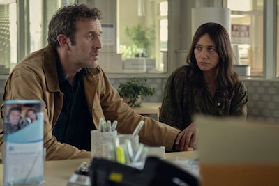 Chris O'Dowd and Rashida Jones play a married couple who have a big dilemma. Photo: Netflix