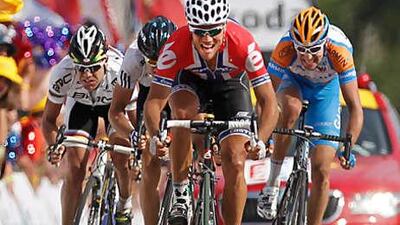 Cervelo team rider Thor Hushovd of Norway sprints to win the third stage of the Tour de France yesterday.