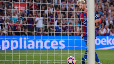 Barcelona’s Lionel Messi scores during the annual 51st Joan Gamper Trophy friendly football match between FC Barcelona and UC Sampdoria at the Camp Nou stadium in Barcelona on August 10, 2016. Josep Lago / AFP