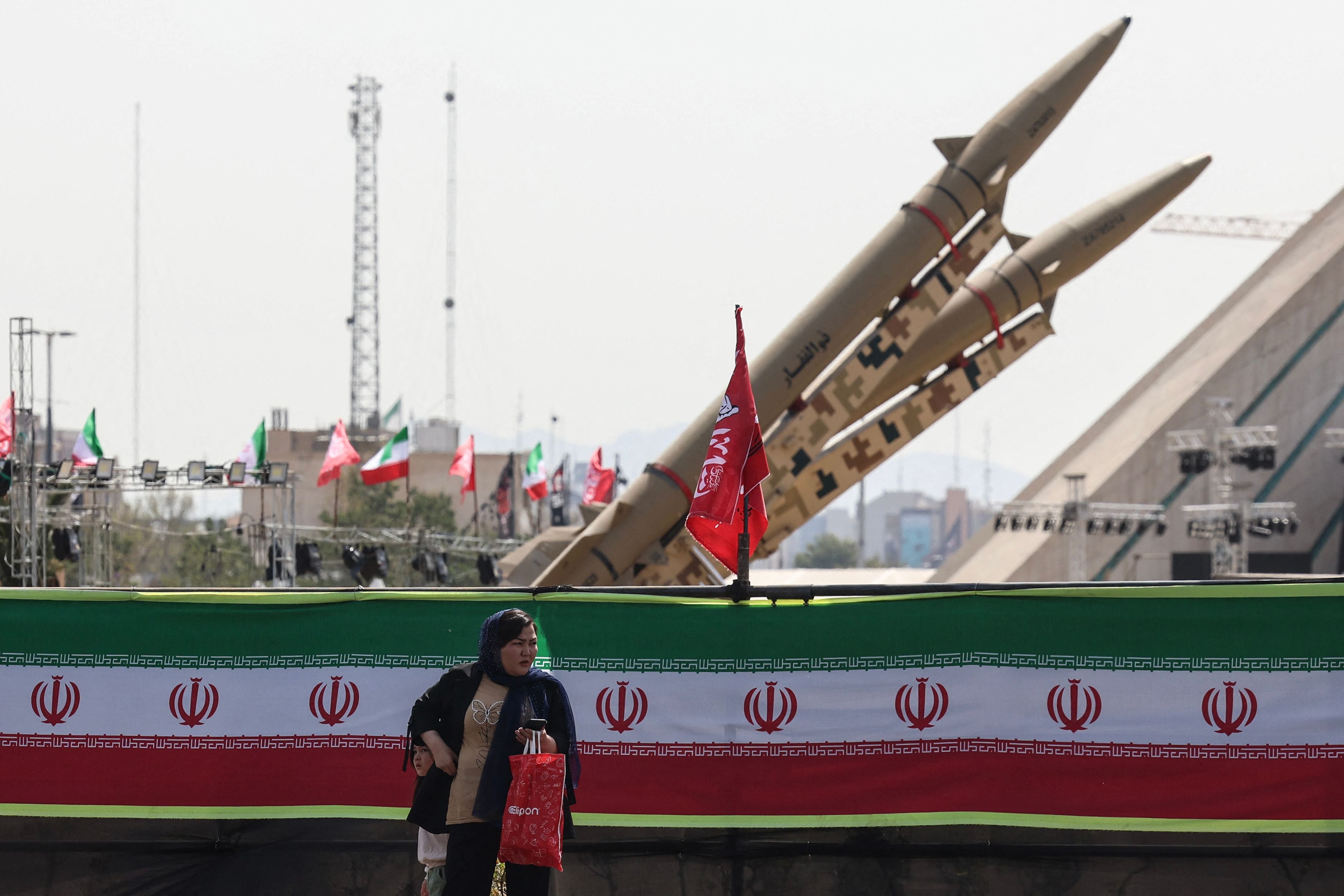 Image linked from the original feed: Iran war latest: US denies Iranian claim that attack damaged six military aircraft