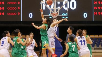 The mixed teams begin their clash. Reuters