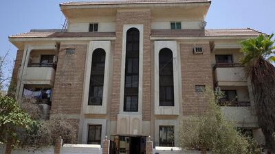 KHALIDIYA/BATEEN LOW-END APARTMENTS: Q4 2015 - Q1 2016 no change. Q1 2015 - Q1 2016 up 7%. Studio - between Dh40,000 and Dh45,000. 1BR - between Dh65,000 and Dh75,000. 2BR - between Dh80,000 and Dh105,000. 3BR - between Dh90,000 and Dh150,000. Delores Johnson / The National