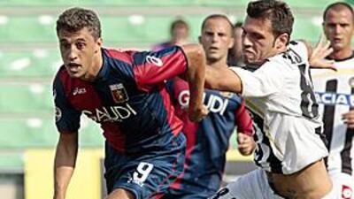 Hernan Crespo, left, will spearhead the Genoa attack against Valencia tonight.