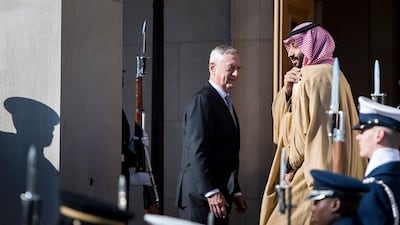 US Secretary of Defense James Mattis (L) and Saudi Arabia's Crown Prince Mohammad Bin Salman walk towards the Pentagon during an honor cordon March 22, 2018 in Washington, DC. / AFP PHOTO / Brendan Smialowski