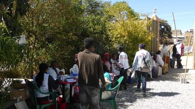 MSF staff triage patients during a mobile clinic in Hawzen, northeast Tigray. Maria Hernandez / MSF
