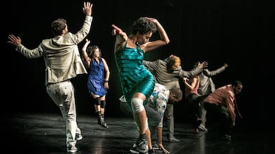 Badke is a performance by 10 Palestinian dancers with backgrounds in dabke, hip-hop and capoeira. Courtesy Danny Willems / Shubbak